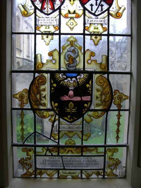 450px-Stained_glass_-_Royal_College_of_Physicians_crest.jpg