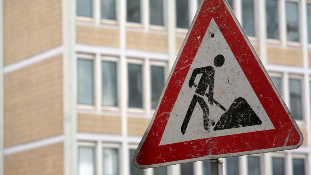 men-at-work-under-construction-road-traffic-sign_vwiwbczpl__F0000